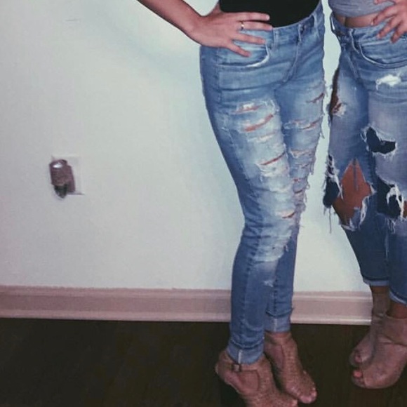 American Eagle High Rise Ripped Jeans - Picture 7 of 7